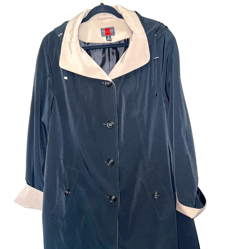 Callery Woman Coat with detachable hood